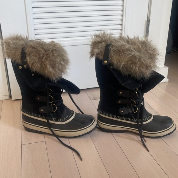 Sorel Joan of Arctic Waterproof Boots - Picture 2 of 3